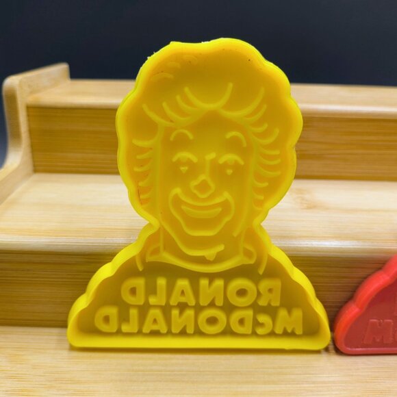 Lot of 3 Ronald McDonald Clown Cookie Cutter Hallmark Vintage 1980 Yellow Red - Picture 3 of 5